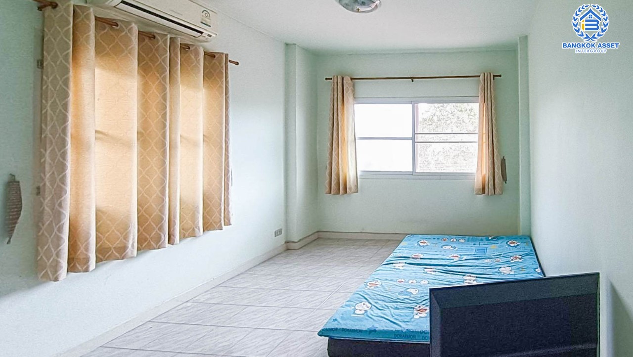 *****บ้านเดี่ยวมือสองนนทบุรี ม.รุ่งอรุณ กาญจนาฯ เนื้อที่ 53.4 ตร.ว. ฟังก์ชันครบ 4 ห้องนอน 2 ห้องน้ำ 2 ที่จอดรถ สะดวกสบาย บนทำเลเข้า-ออกได้หลายเส้นทาง ถ.กาญจนาภิเษก, ถ.นครอินทร์ ใกล้เซ็นทรัลเวสต์เกต และทางด่วน "ศรีรัช"